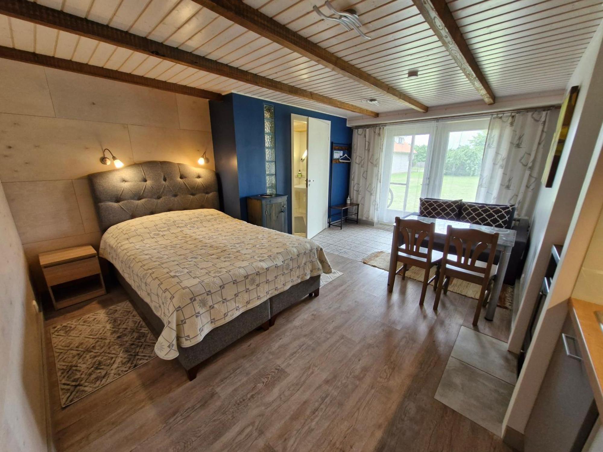 Piibelehe Guest Accommodation Kuressaare Exterior photo